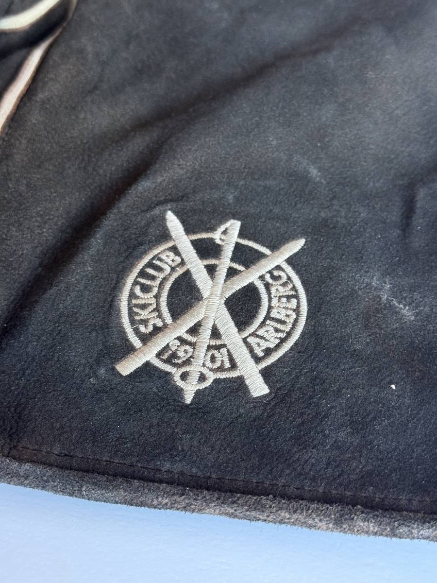 Lederhose kurz mit Gürtel