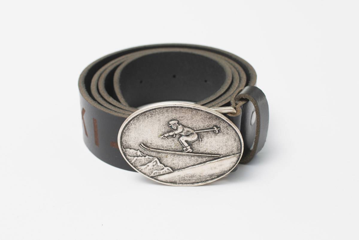 Gürtel mit Silberschnalle Schwarz