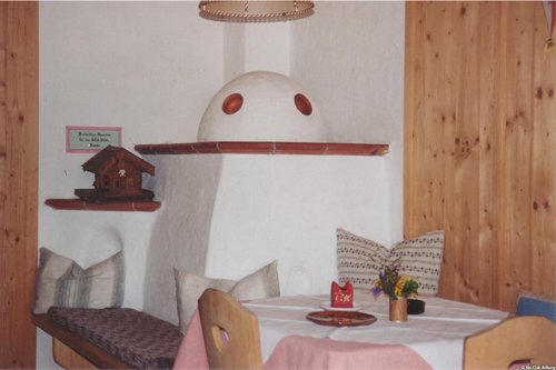 huette-kachelofen-stube.jpg