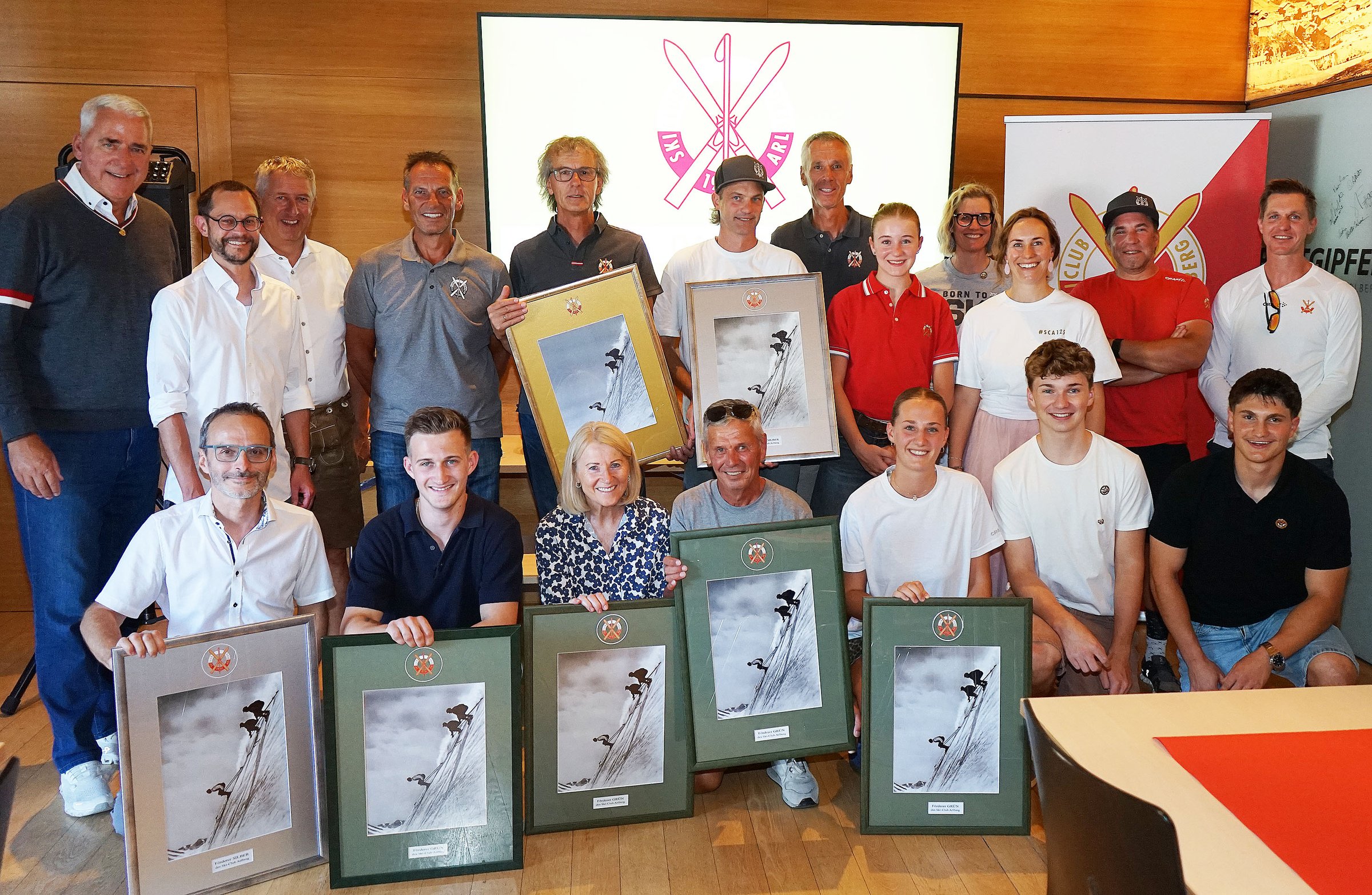 Paul Schranz Gruppenbild.jpg